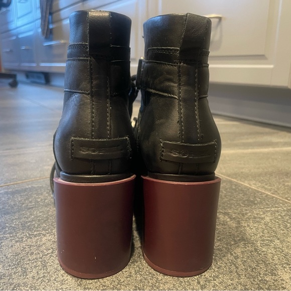 Platform Sorel boots from Anthropologie - Picture 4 of 6